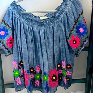 Adorable Ruby Yaya top! Size m
